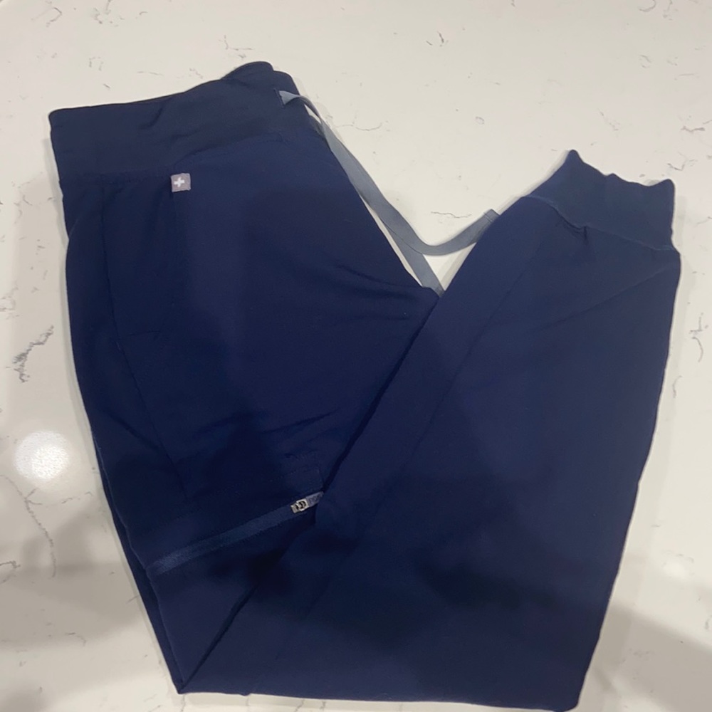 Figs Zamora Jogger Scrub Bottoms. Navy Blue.